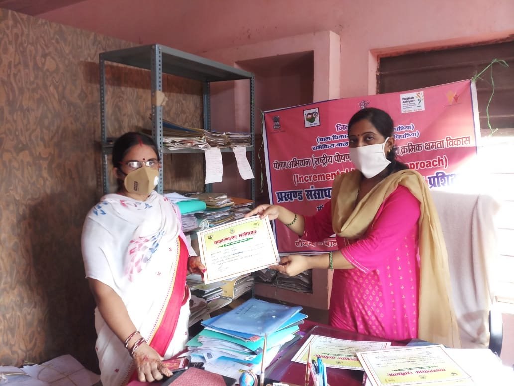 Rashtriya Mashal | घर-घर पोषण और स्वच्छता की अलख जगा रही हैं सेविका पूनम...